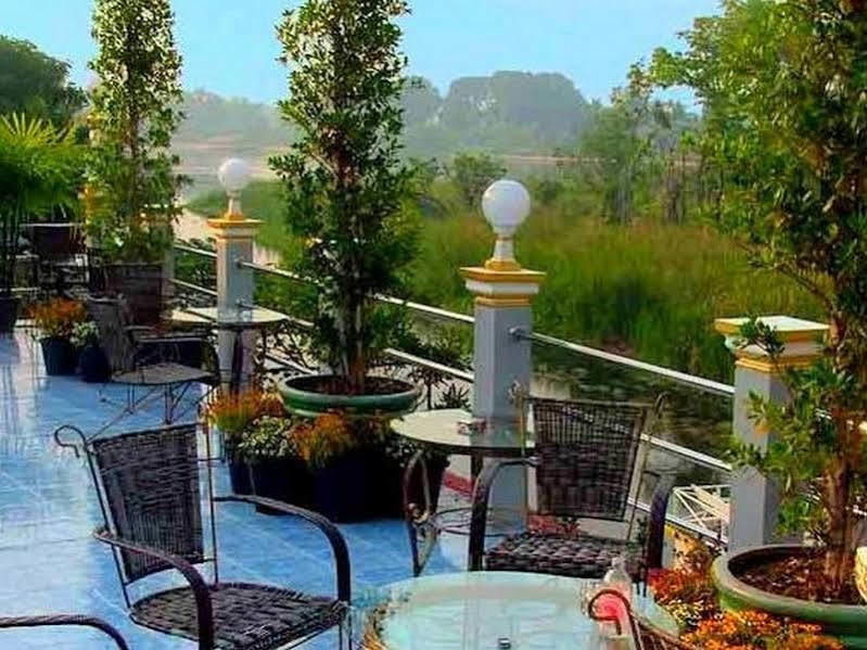 Noble Night Guesthouse Καντσαναμπούρι Εξωτερικό φωτογραφία